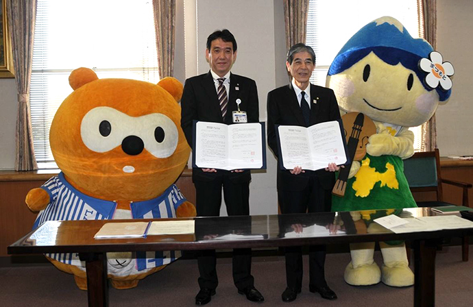 【松本市 ~健康寿命延伸都市・松本~】(株)ローソンとの健康づくりに関する協定調印式を行いました。