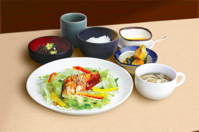 【株式会社 王滝】健康バランス定食