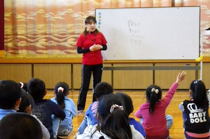 【姿勢工房ストレッチングオフィス】小学校で姿勢改善ストレッチ