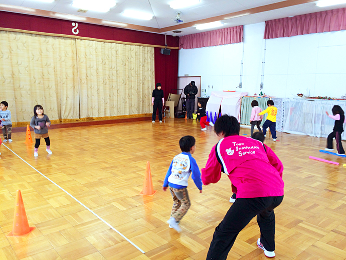 【東郷町施設サービス 株式会社】文科省の幼児期運動促進ビデオ