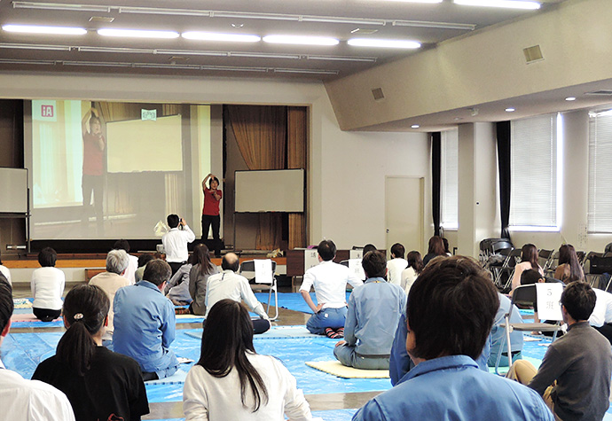 【姿勢工房ストレッチングオフィス】「北勢塾」四日市庁舎様「姿勢改善ストレッチ」。