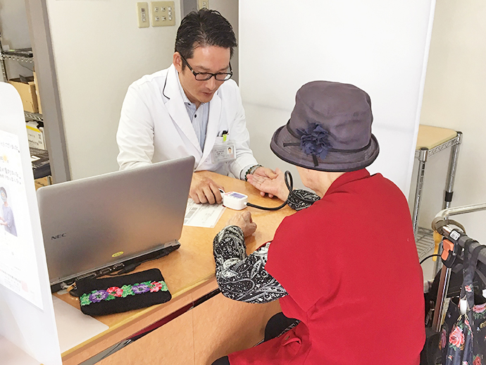 【株式会社メディカル・ウェルネス あんず調剤薬局】健康イベント『まずは…血圧を測定してみよう!』を開催。