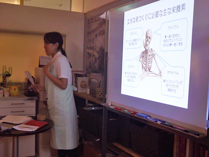 【ネオプラスファーマ（株）】（千里プラス薬局・虹薬局南千里店・津雲台薬局） 骨粗鬆症対策イベントを実