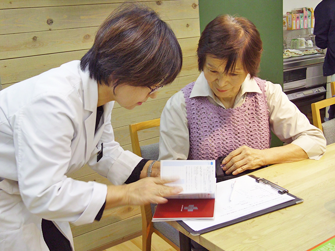 【ネオプラスファーマ（株）】（千里プラス薬局・虹薬局南千里店・津雲台薬局） 骨粗鬆症対策イベントを実