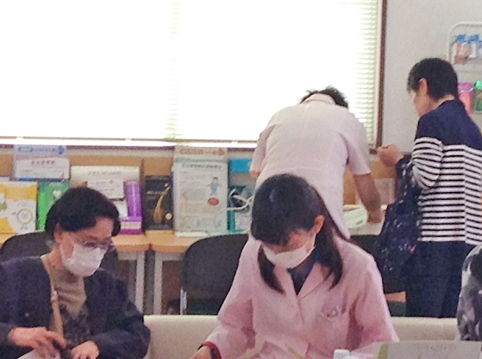 【有限会社 愛進堂薬局】国際糖尿病デーに合わせ糖尿病予防の啓発イベントを開催しました