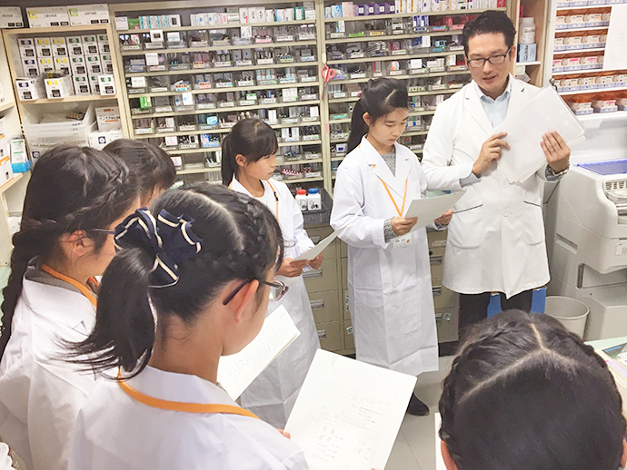 【株式会社メディカル・ウェルネス　あんず調剤薬局】健康イベント『こども薬剤師体験イベント』を開催