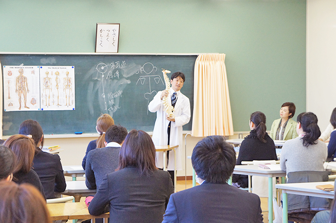 【姿勢美人プロジェクト】渋谷区立臨川小学校で姿勢の講演