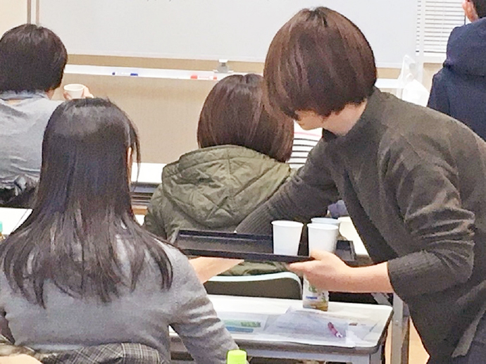 【株式会社アイリスファーマ】あけぼの薬局津田沼店と奏の杜店合同で「奏の杜あけぼの教室」を開催