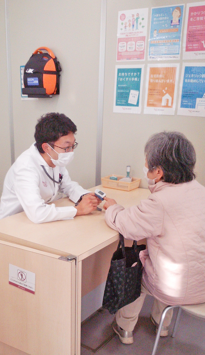 【株式会社アインホールディングス】リジョイス諏訪薬局にて、健康相談会及び動脈血酸素飽和度測定を実施しました