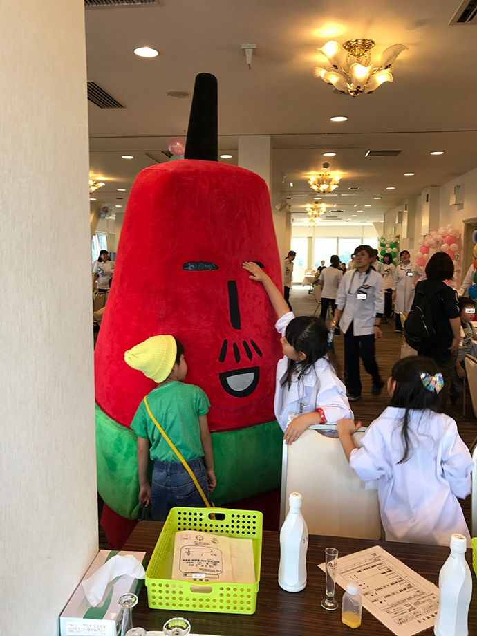 【アポロメディカルホールディングス株式会社】(アイランド薬局)さっぽろテレビ塔「アイランド薬局健康フェア」