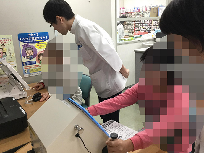 【みやこ薬局 株式会社】みやこ薬局薬大前店にて、血管年齢測定・ストレス測定会を開催いたしました。