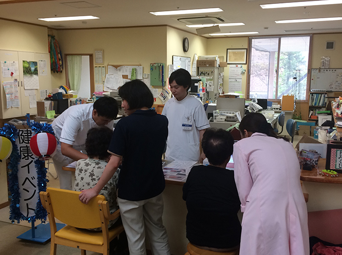 【株式会社ファーマみらい】(全快堂薬局新津店)グループホームふれあいの杜 秋祭り