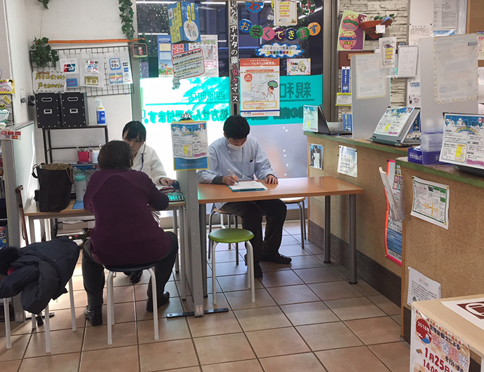 【株式会社メディックス】「親和薬局西原町店」で「第1回お薬&健康相談会」を実施しました。