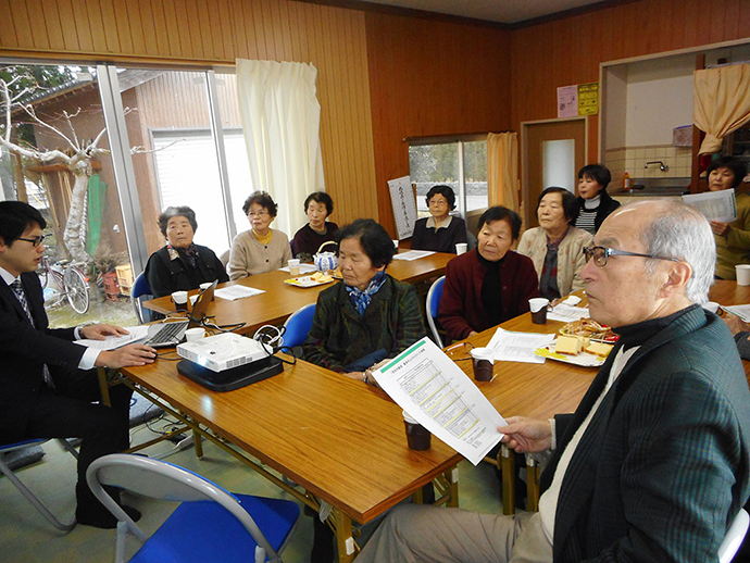 【株式会社 ファーマシィ】川跡地区「茶のん話会」にて、認知症に関する講演会と健康バンド教室を開催しました。