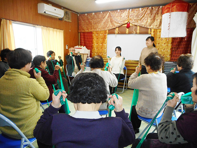 【株式会社 ファーマシィ】川跡地区「茶のん話会」にて、認知症に関する講演会と健康バンド教室を開催しました。