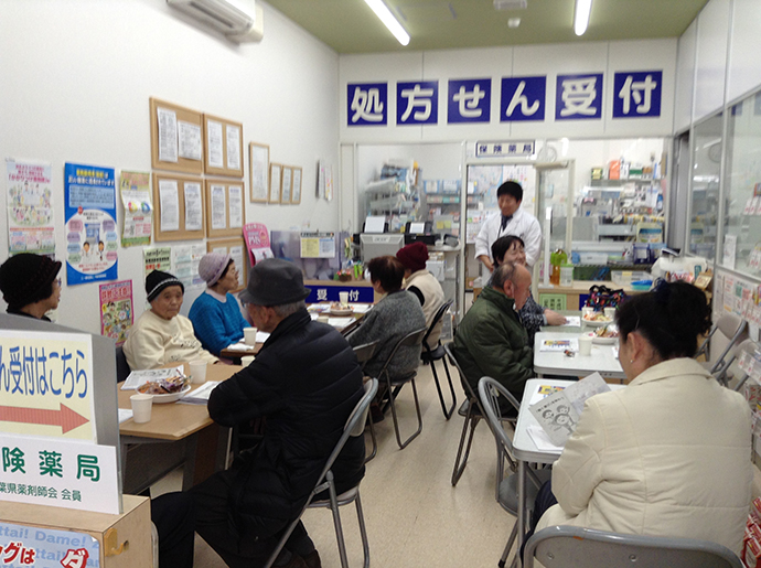 【株式会社千葉薬品 ヤックスドラッグ鴨川薬局】 健康クラブ&チェック 2月「腰痛について」