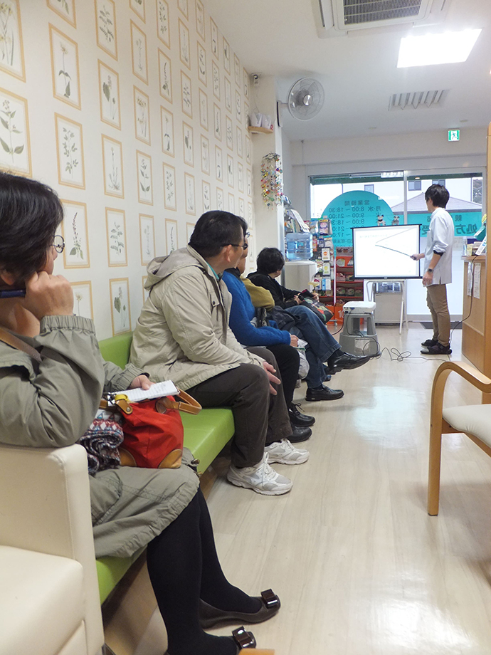 【株式会社　メディックス 親和薬局】第1回健康祭り　～歩行速度で寿命が分かる～