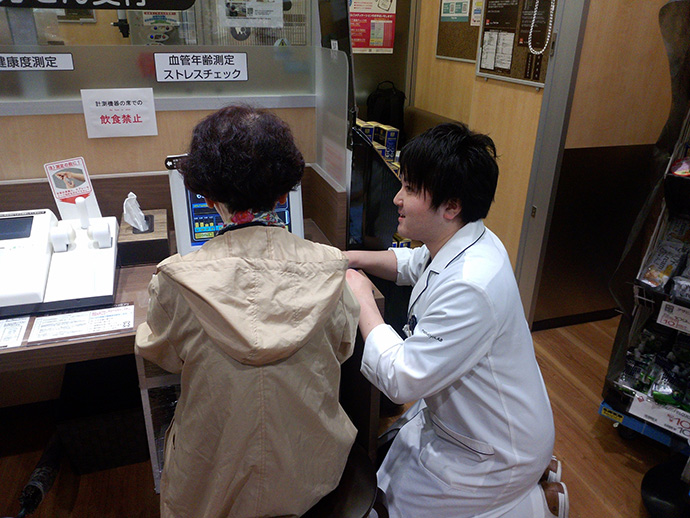 【株式会社マツモトキヨシホールディングス】薬局マツモトキヨシ大宮駅前通り店 健康サポート活動紹介