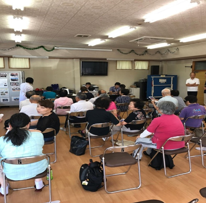 【株式会社アイセイ薬局】とちの実薬局三島店「百歳体操と健康チェック相談会」に参加しました。