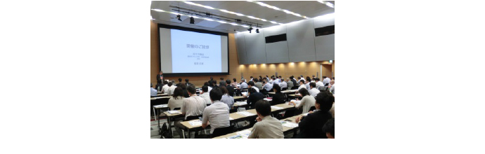 秋葉厚生労働副大臣によるご挨拶